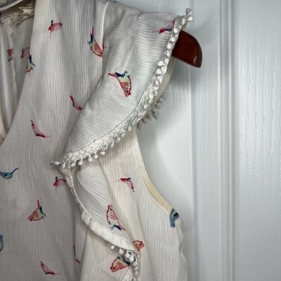 Sweet Wanderer flutter cap sleeve key hole blouse top birds ivory white small - Picture 3 of 10